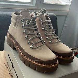 Marc Fisher Cairy boots 6.5